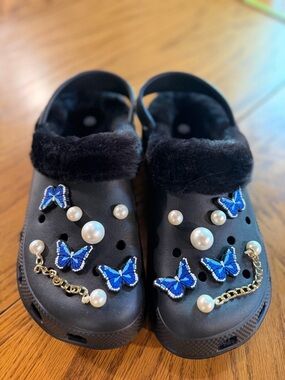 Black Faux Fur Lined Clog with Blue Butterfly & Pearl Charms